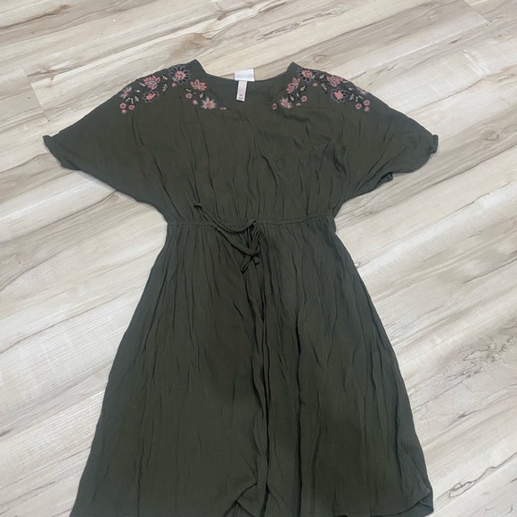 Knox Rose Dresses & Skirts - Knox Rose Olive Green Floral Embroidered Boho Dress XS Waist Tie 0189
